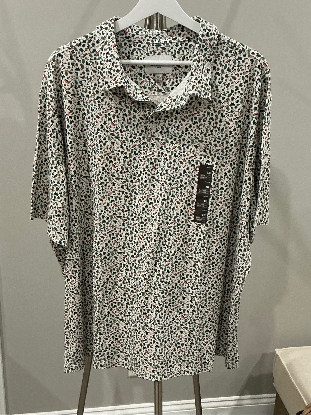 Men's Short-Sleeve Print Shirt — White with Green & Red Accents